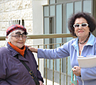 Hedwig in Haifa mit Helene Rocker
